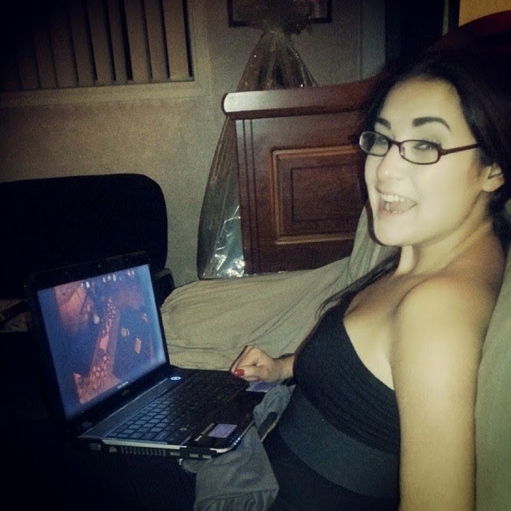 Meet your Posher, Alicia